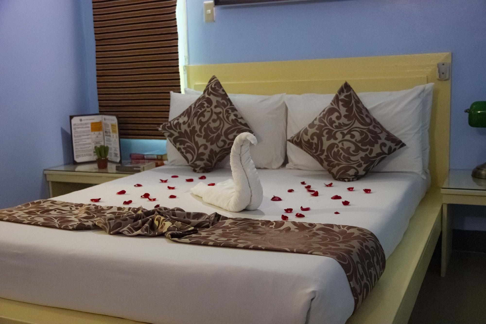 Franchise One Hotel Makati City Esterno foto
