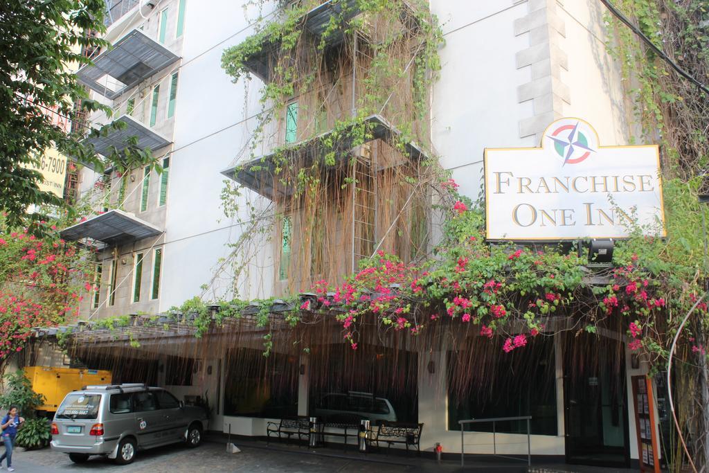 Franchise One Hotel Makati City Esterno foto