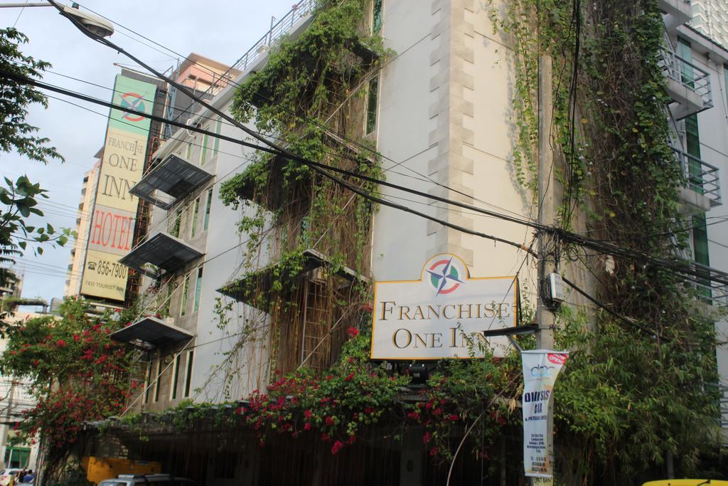 Franchise One Hotel Makati City Esterno foto