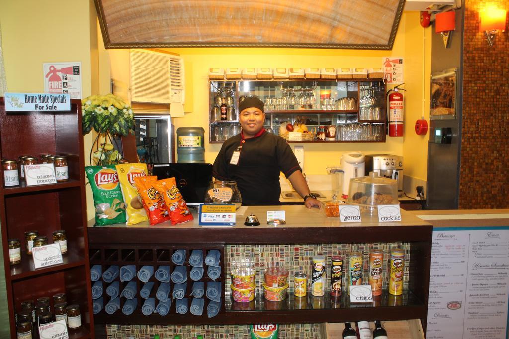 Franchise One Hotel Makati City Esterno foto