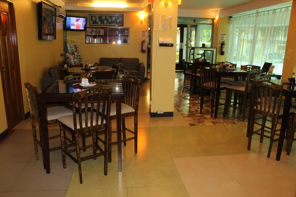 Franchise One Hotel Makati City Esterno foto