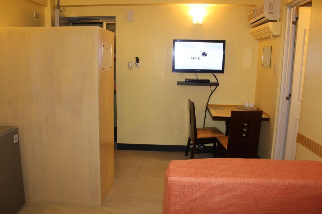 Franchise One Hotel Makati City Esterno foto