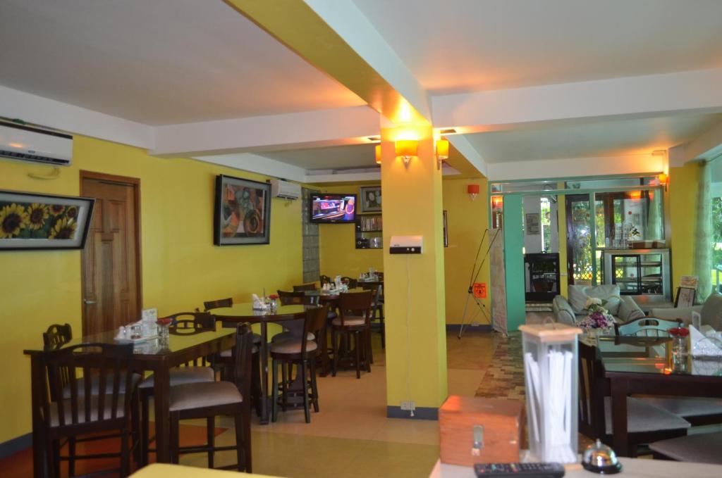Franchise One Hotel Makati City Esterno foto
