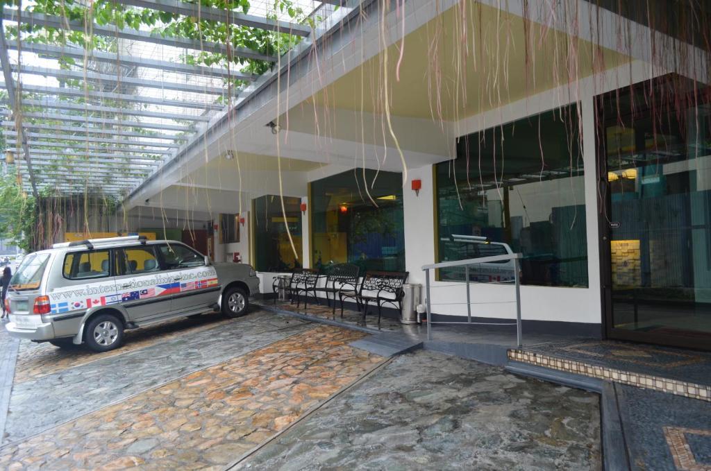 Franchise One Hotel Makati City Esterno foto