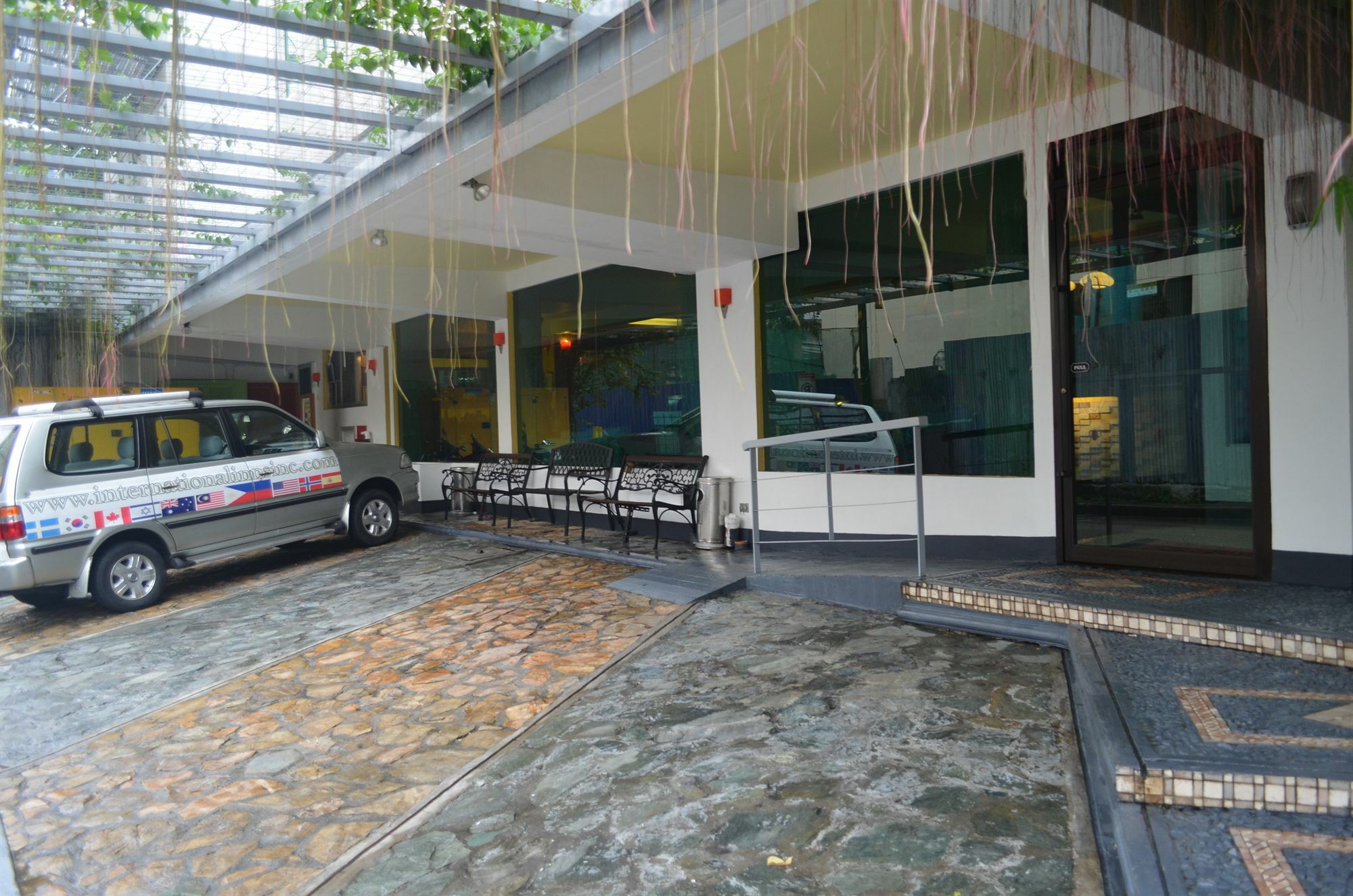 Franchise One Hotel Makati City Esterno foto